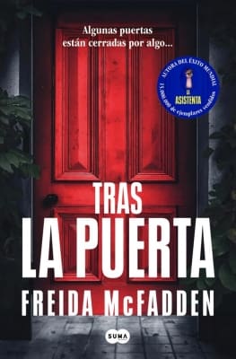 Libros mejor valorados por los lectores en 2025 Tras la puerta (Freida McFadden)